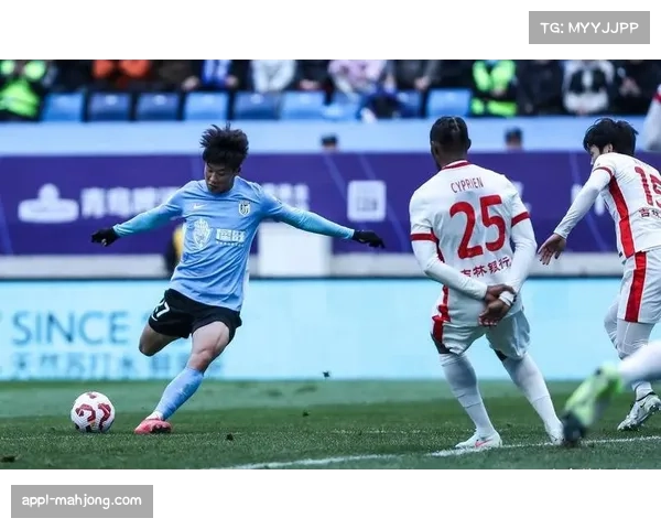 中超老将传帮带作用显著,助力联赛梯队建设与年轻球员成长 中超老将传帮带作用显著,助力联赛梯队建设与年轻球员成长