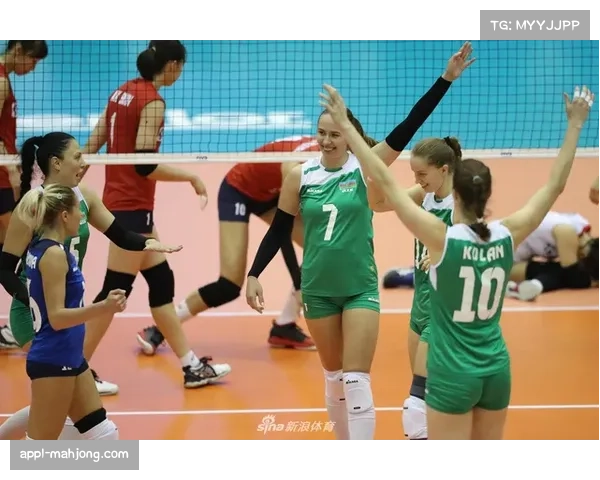 “拜仁赛前训练全员齐整，埃因霍温主场欲阻连败”