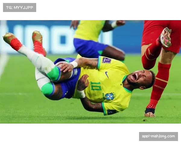 特写：复出即建功，内马尔替补登场后策动两球助巴黎逆转